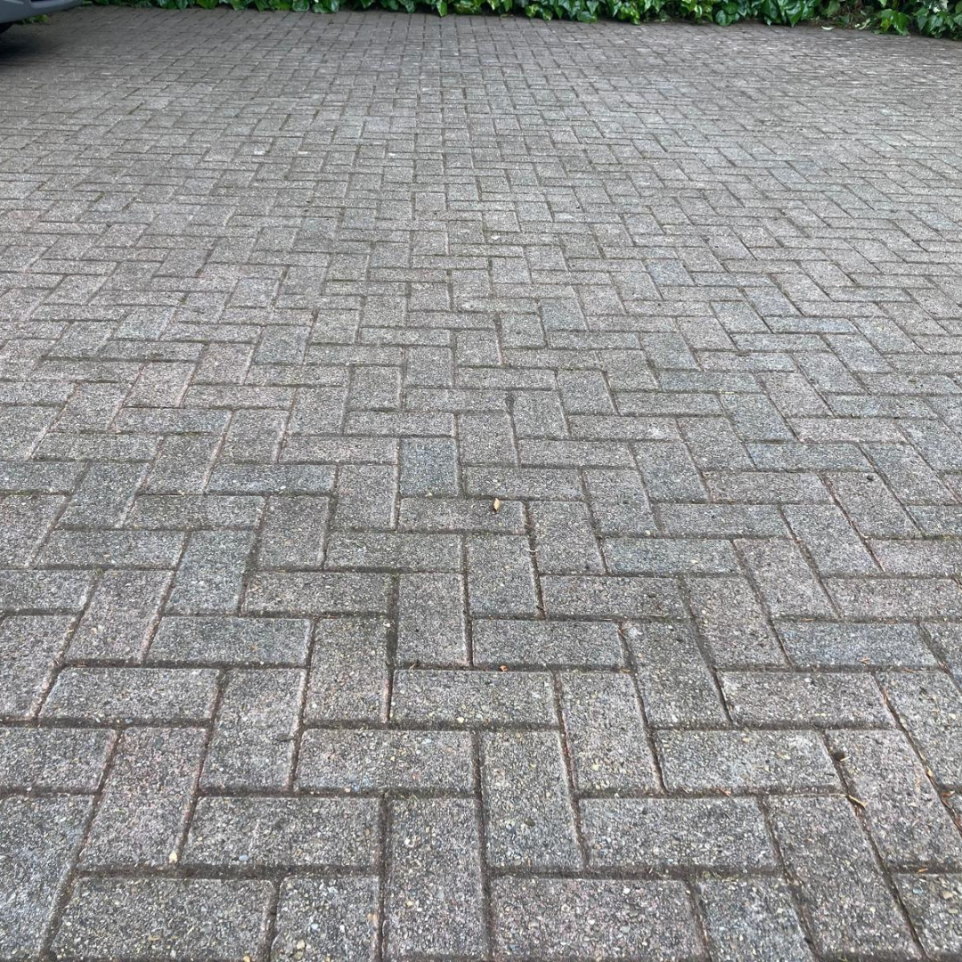 Block paving driveway restored with the Mosquito weed ripper